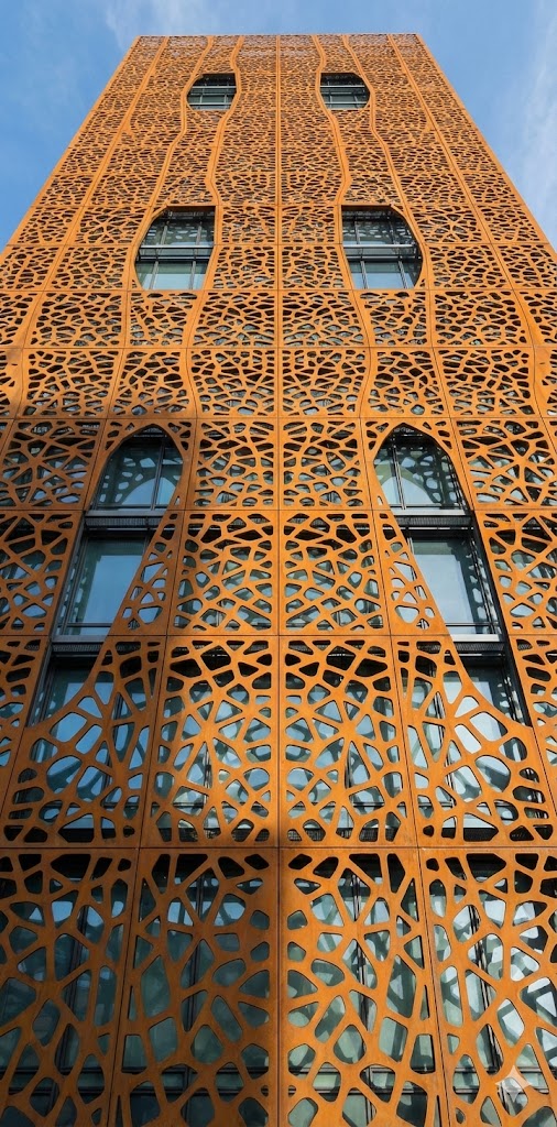 Paneles decorativos en metal cortados con láser