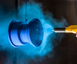 Pieza metálica con acabado de pintura electrostática