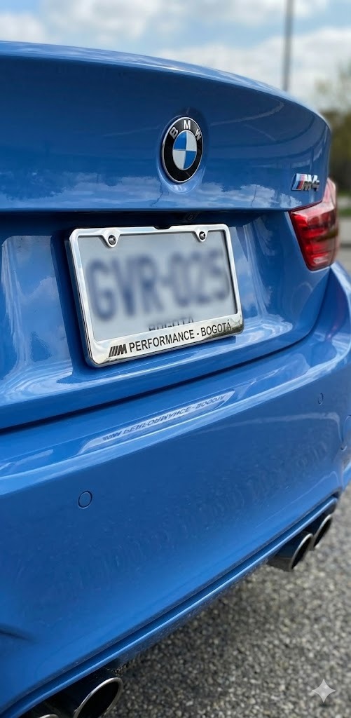 Piezas cromadas y grabados para motos